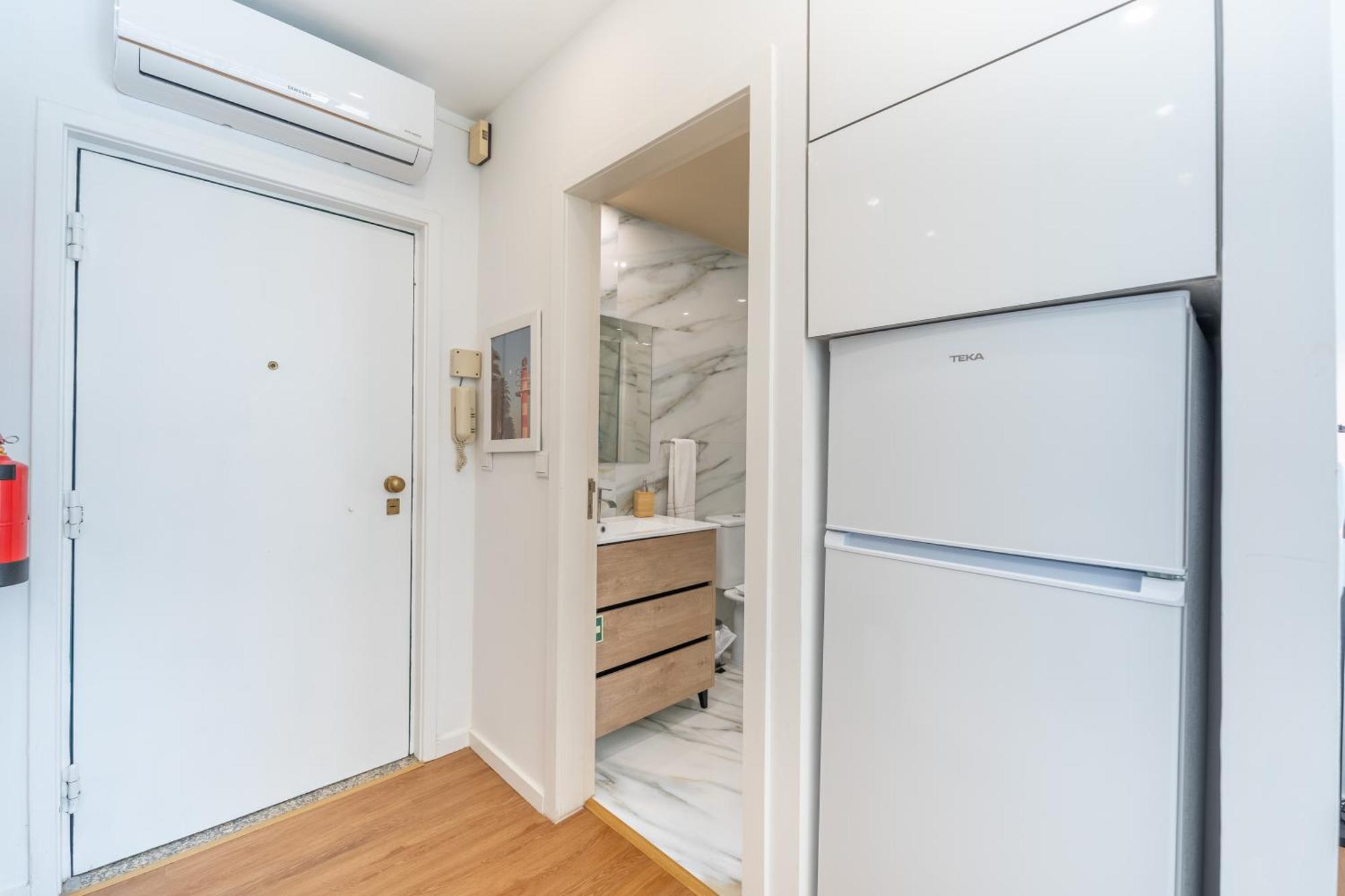 Window To By Amber Star Rent Apartment